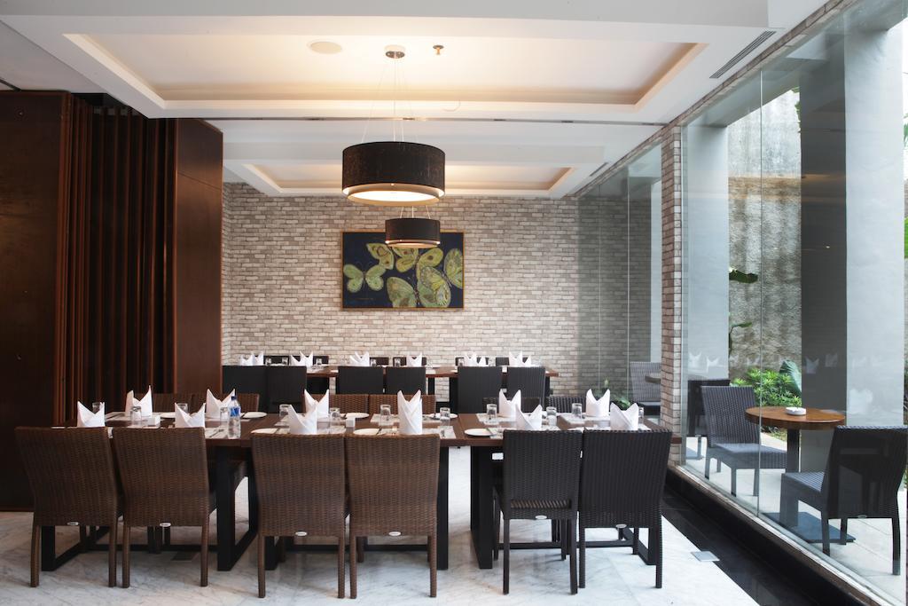 Sotis Hotel Джакарта Екстериор снимка