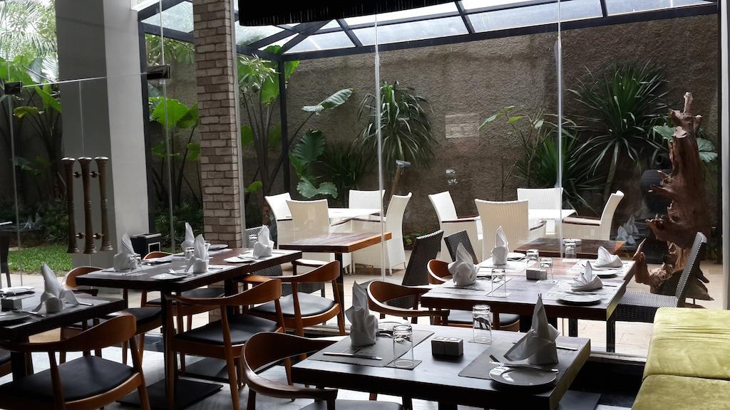 Sotis Hotel Джакарта Екстериор снимка