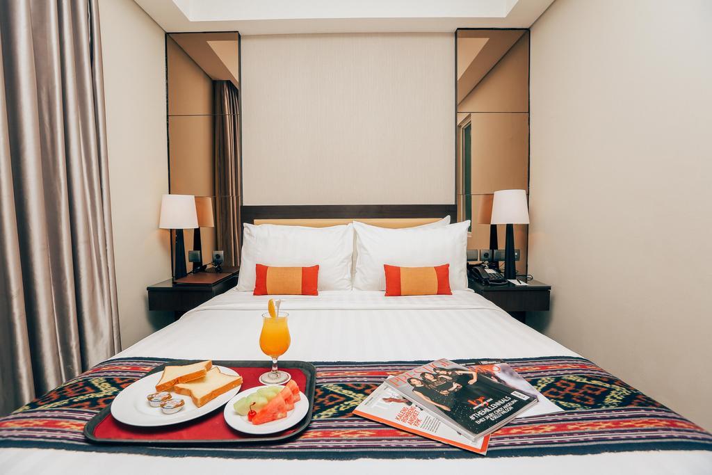 Sotis Hotel Джакарта Екстериор снимка