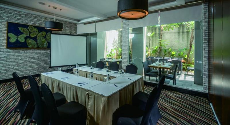 Sotis Hotel Джакарта Екстериор снимка